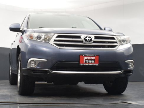Used 2012 Toyota Highlander FWD w/ Tech Pkg image 33