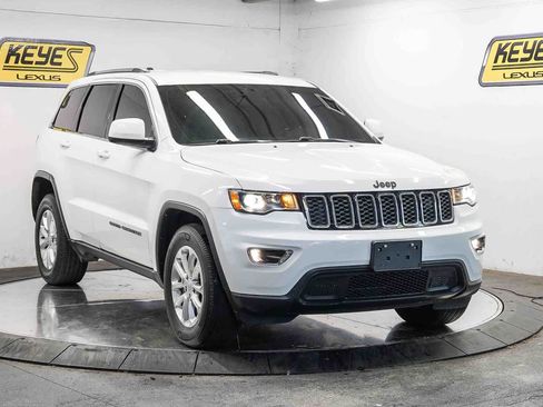 Used 2021 Jeep Grand Cherokee Laredo RWD image 5