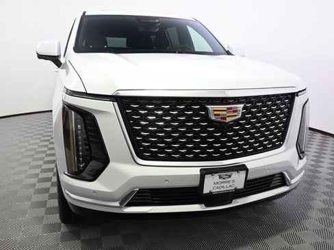 New 2026 Cadillac Escalade ESV Luxury w/ Touring Package image 9