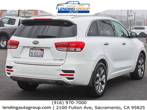 Used 2016 Kia Sorento SX image 4