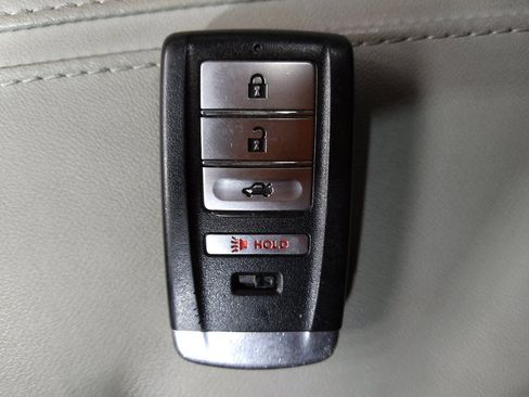 Used 2019 Acura TLX image 32