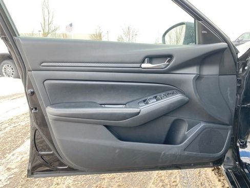 Used 2024 Nissan Altima 2.5 SV image 21