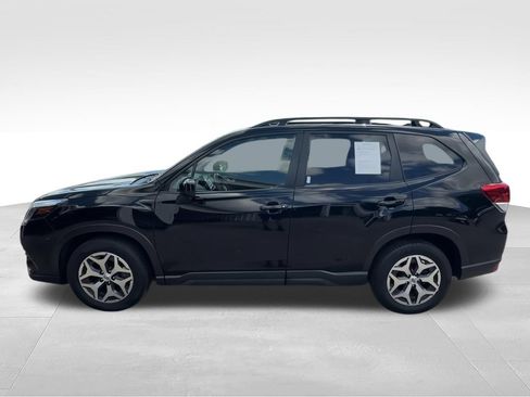 Used 2024 Subaru Forester Premium AWD/4WD image 5