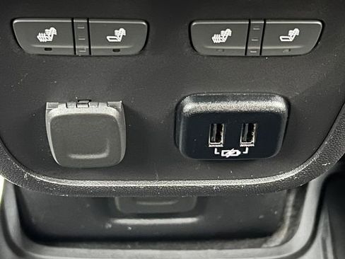 Used 2018 Chevrolet Equinox Premier image 33