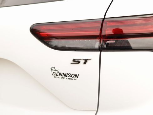 Used 2023 Buick Envision Essence w/ Sport Touring Package image 36