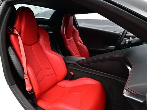 Used 2025 Chevrolet Corvette Z06 RWD image 12