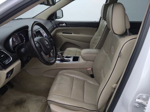 Used 2019 Jeep Grand Cherokee Overland RWD image 17