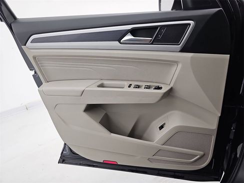 Used 2023 Volkswagen Atlas SEL R-Line image 41