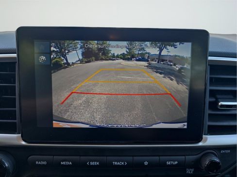 Certified 2025 Hyundai Venue SEL FWD image 16