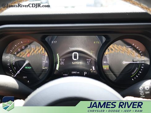 Used 2024 Jeep Wrangler Unlimited Sahara w/ Technology Group AWD/4WD image 27