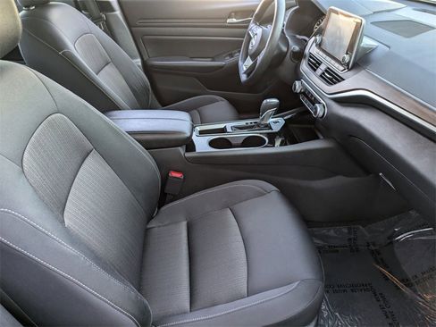 Used 2024 Nissan Altima 2.5 SV image 30