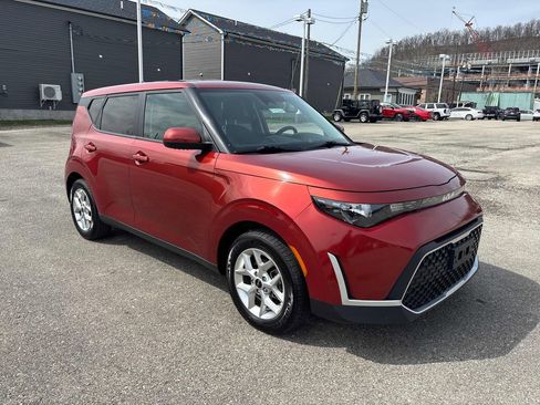 Used 2023 Kia Soul LX w/ LX Technology Package image 7