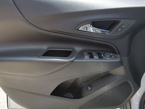 Used 2024 Chevrolet Equinox LT FWD image 12