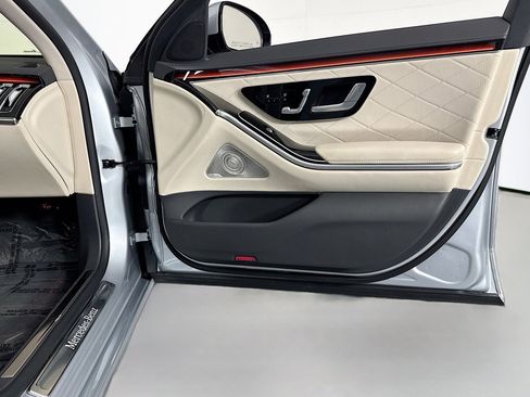 Used 2022 Mercedes-Benz S 500 4MATIC image 25