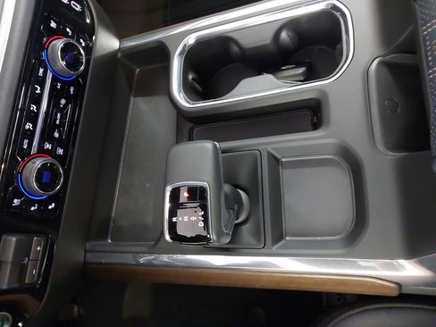 Used 2025 Chevrolet Silverado 1500 High Country w/ High Country Premium Package AWD/4WD image 22