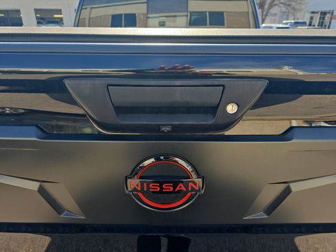 Used 2023 Nissan Titan PRO-4X w/ Pro-4x Convenience Package image 15