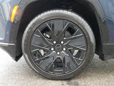 Used 2025 Jeep Wagoneer S Launch Edition image 13