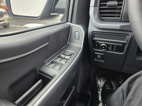 New 2026 Ford F150 XLT w/ XLT Black Appearance Package image 19