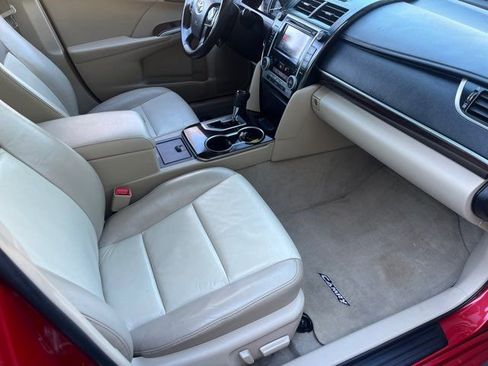 Used 2012 Toyota Camry XLE image 6