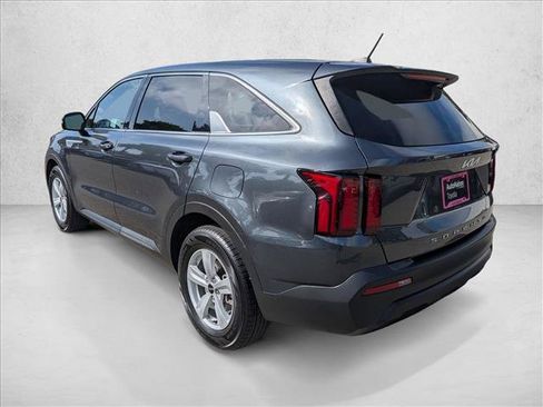 Used 2022 Kia Sorento LX FWD image 8