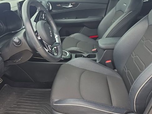Used 2024 Kia Forte GT-Line w/ GT-Line Premium Package image 2