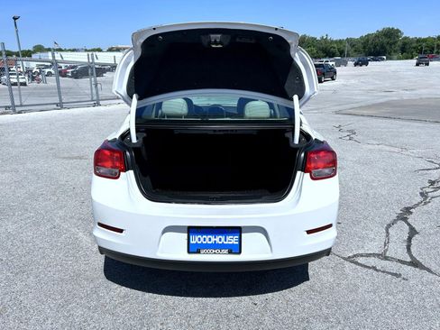 Used 2015 Chevrolet Malibu LT FWD image 20
