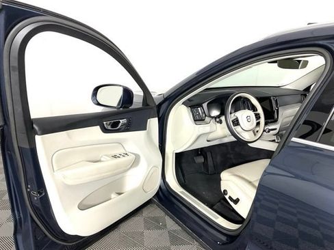 Used 2023 Volvo XC60 B5 Plus w/ Climate Package AWD/4WD image 27