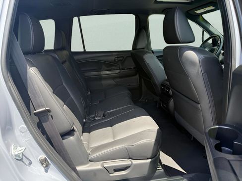 Certified 2025 Honda Passport EX-L image 12