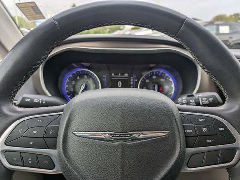 Certified 2022 Chrysler Voyager LX image 32