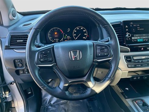 Used 2024 Honda Ridgeline Sport image 11