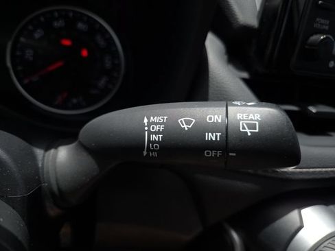 Used 2022 Toyota RAV4 LE AWD/4WD image 34