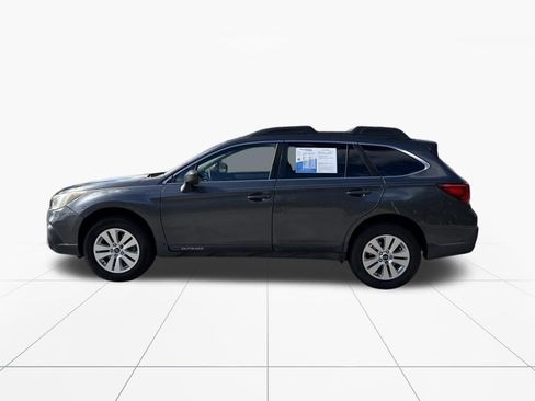 Used 2018 Subaru Outback 2.5i Premium image 5