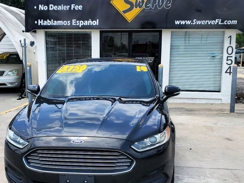 Used 2014 Ford Fusion SE FWD image 2