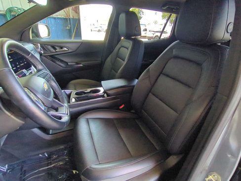 Used 2025 Chevrolet Equinox LT w/ Convenience Package II FWD image 23