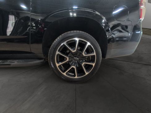 Used 2022 Chevrolet Suburban RST w/ Luxury Package image 14