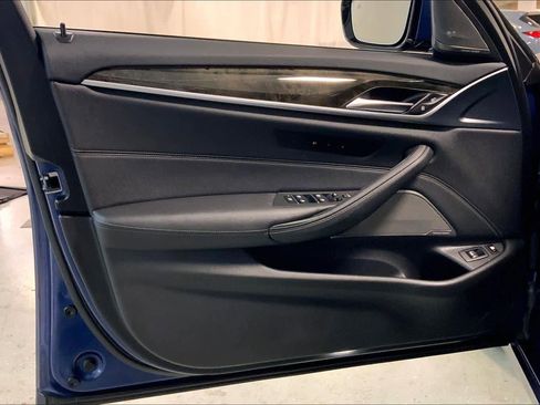 Certified 2023 BMW 530e xDrive w/ Premium Package image 21