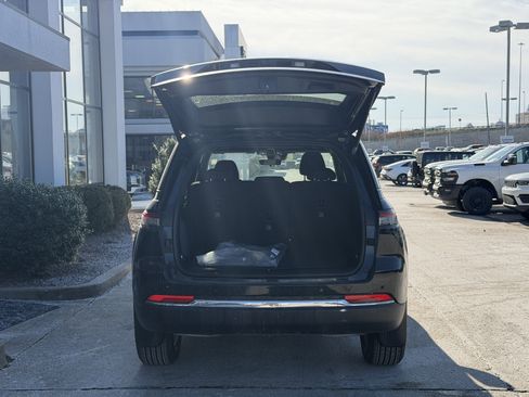 New 2025 Jeep Grand Cherokee Laredo X w/ Luxury Tech Group I image 10