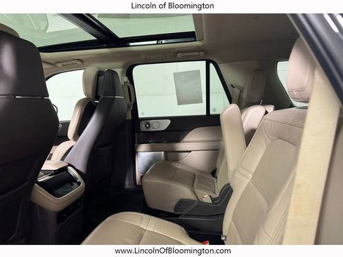 Used 2022 Lincoln Navigator Reserve image 30