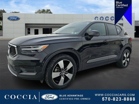 Used 2020 Volvo XC40 T5 Momentum w/ Protection Package Premier image 1