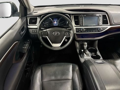Used 2016 Toyota Highlander Limited Platinum AWD/4WD image 2