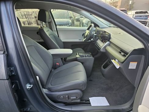 New 2025 Hyundai Ioniq 5 SEL image 11