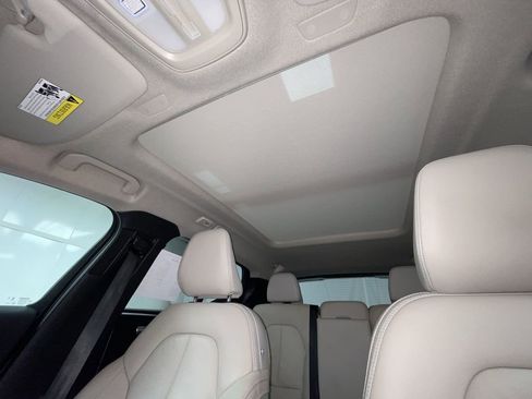 Used 2023 Volvo XC40 B5 Plus w/ Protection Package Premier image 8