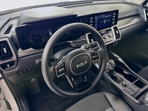 Used 2022 Kia Sorento LX image 22