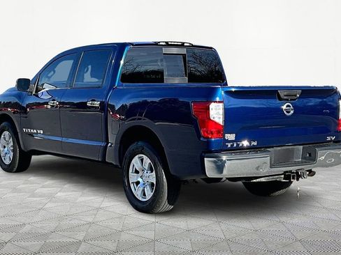 Used 2019 Nissan Titan SV image 6