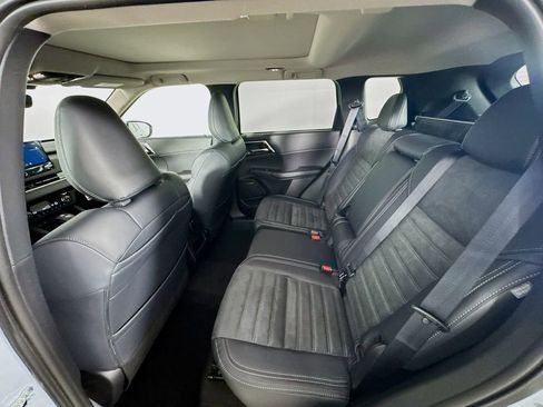 New 2026 Mitsubishi Outlander SE image 26