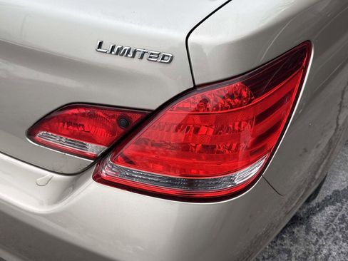 Used 2006 Toyota Avalon Limited image 11