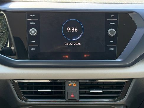 Used 2022 Volkswagen Taos SE FWD image 18