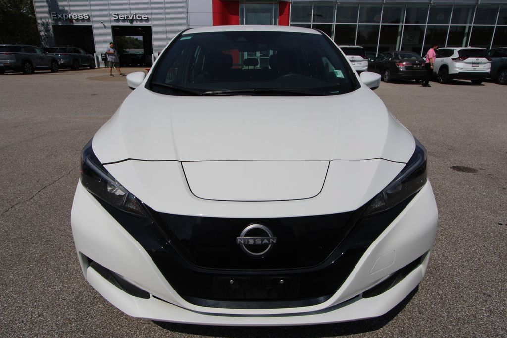 Used 2025 Nissan Leaf S FWD image 2