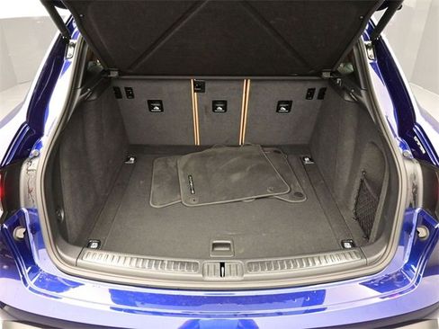 Used 2025 Porsche Macan image 16