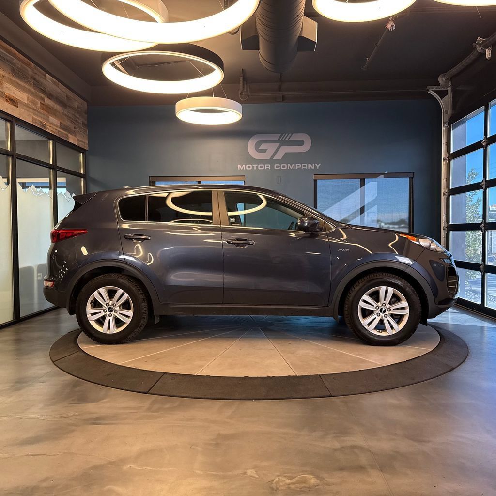 Used 2018 Kia Sportage LX AWD/4WD image 2